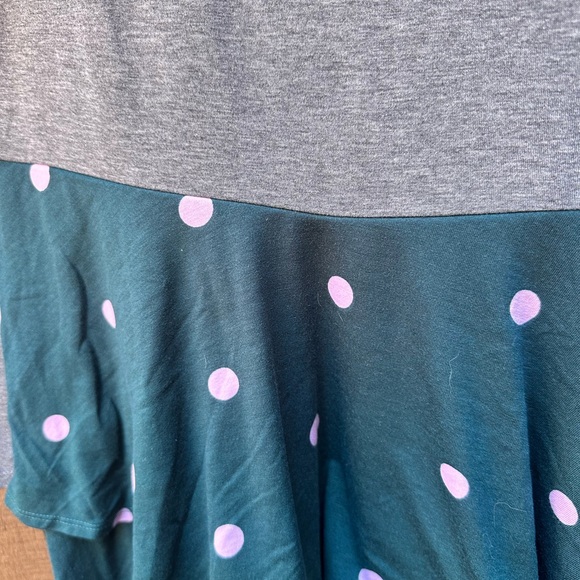 Cute Frilly Polka Dot Lularoe RARE 2x Long Sleeve - Picture 3 of 3